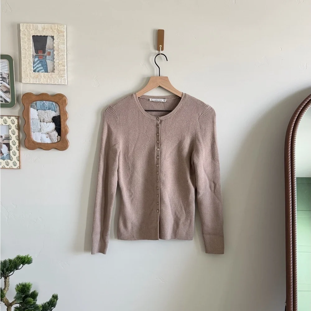 Abercrombie & Fitch Slim Ribbed Cardigan - Picture 2 of 4